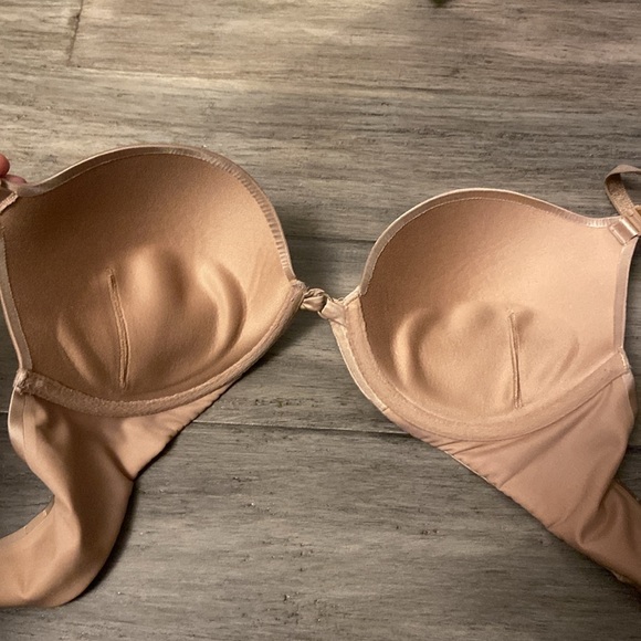 Victoria’s Secret Very Sexy Plunge 34d -adjustable strap location/multi-way nude - Picture 2 of 11